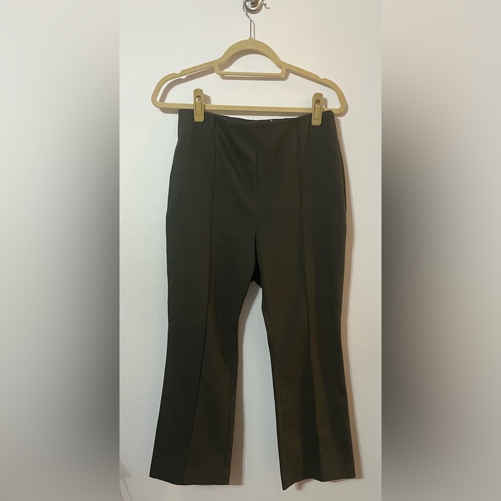 Loft petite size 12 hunter green slightly cropped pants with elastic waist